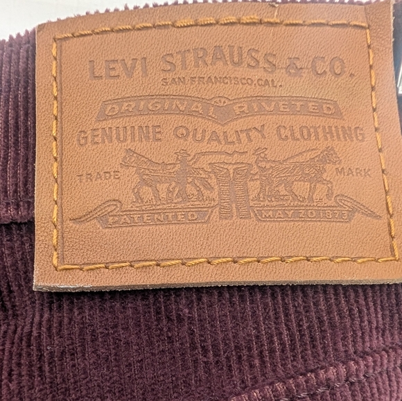 Levi's Straight-Leg Corduroy Pants in Burgundy - Picture 5 of 5